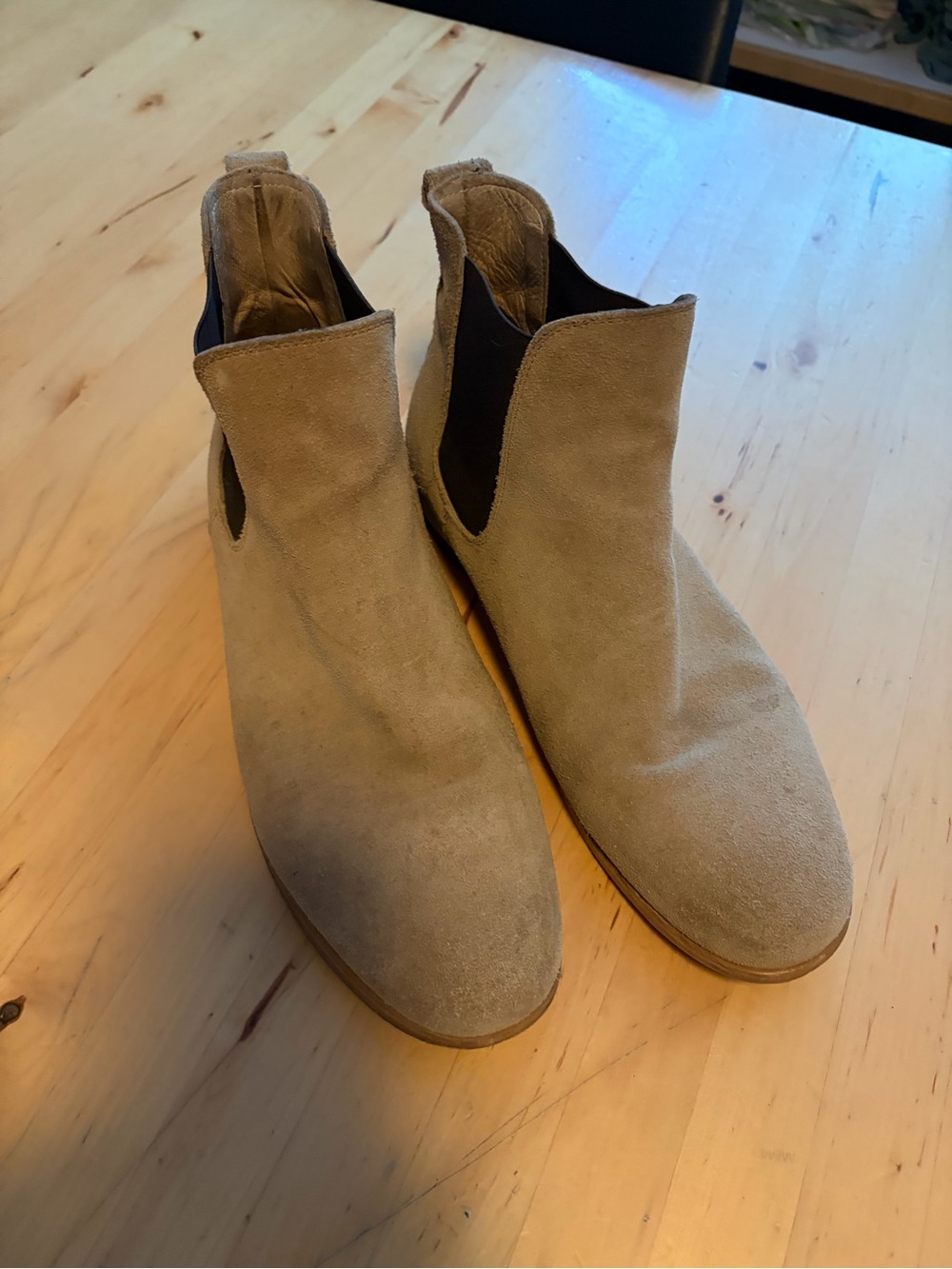 Men's Suede Chelsea-Style Derby Boots in Light Tan